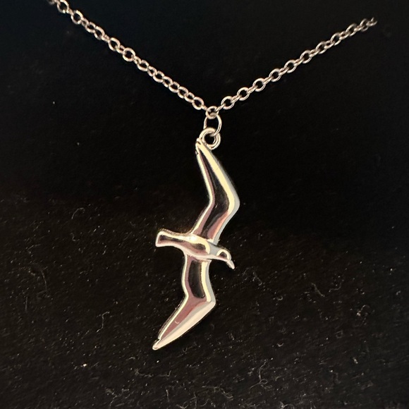Taylor Swift “1989” Seagull Necklace - Picture 3 of 3